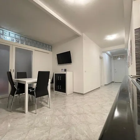 La Casa Di Silvy * Genua